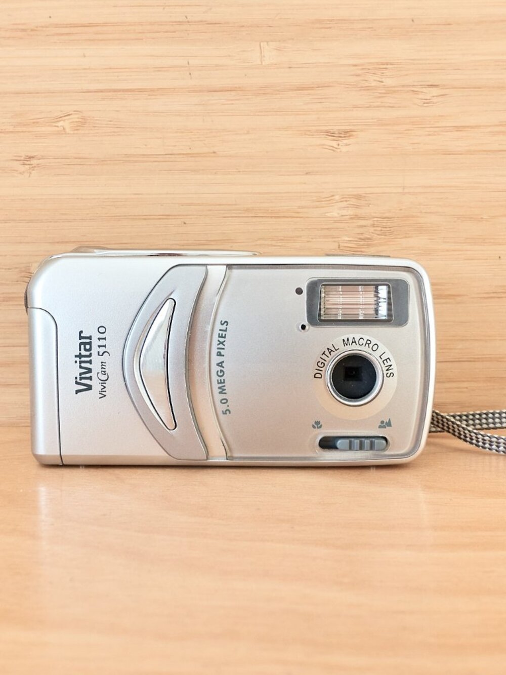 Vivitar ViviCam 5110 5MP Digital Camera Silver Compact Point Shoot